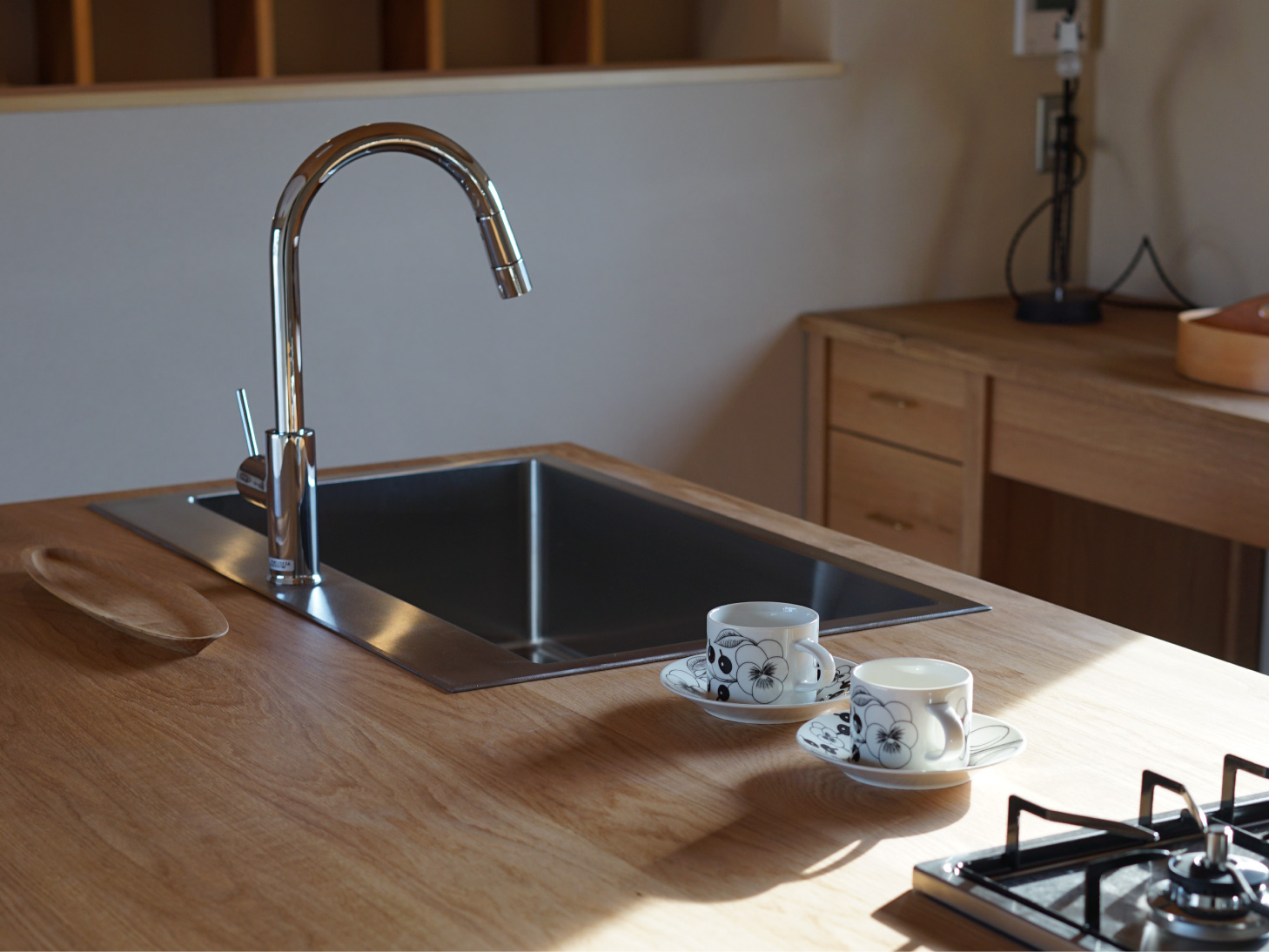 アンダータイプ以外にオーバータイプのシンクもご用意