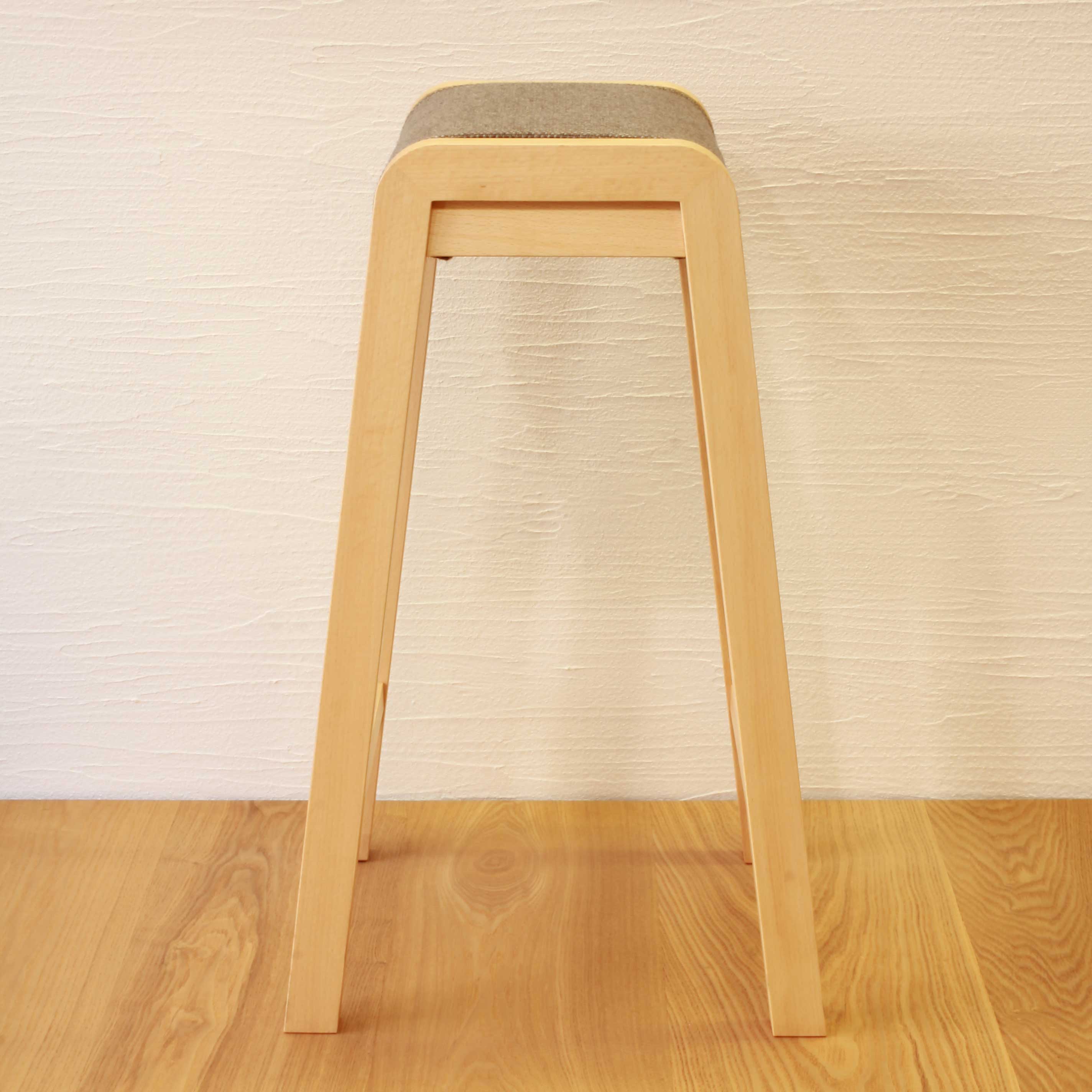 ハイスツールAmba（アンバ）ホワイトビーチ