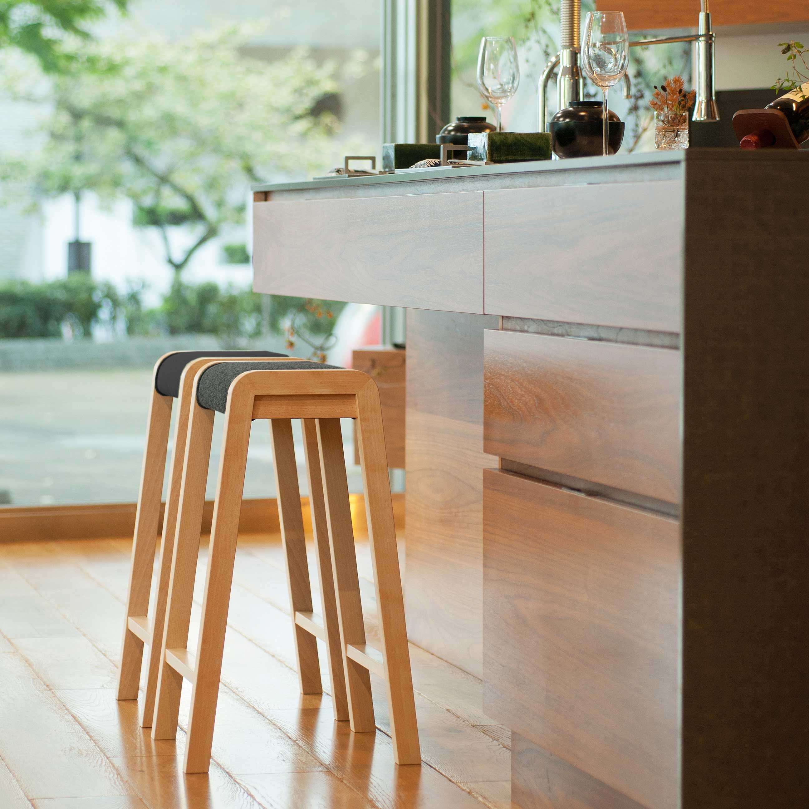 ハイスツールAmba（アンバ）ホワイトビーチ