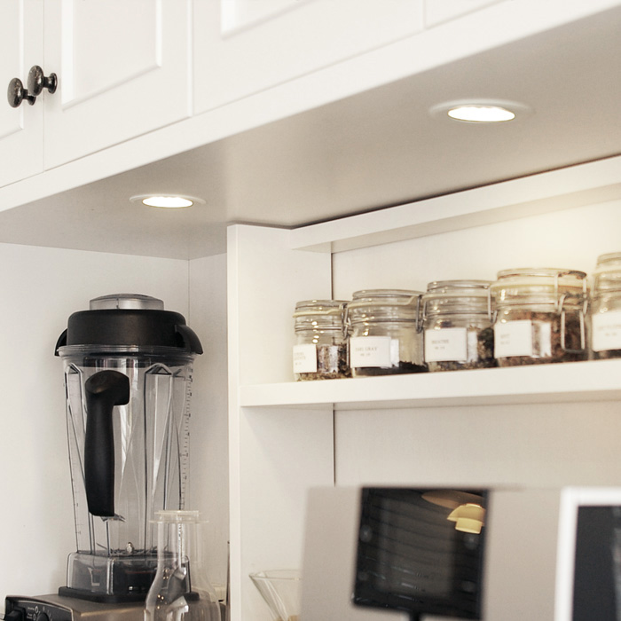 薄型LED棚下灯 2700K 電球色（トランス内蔵埋込型）